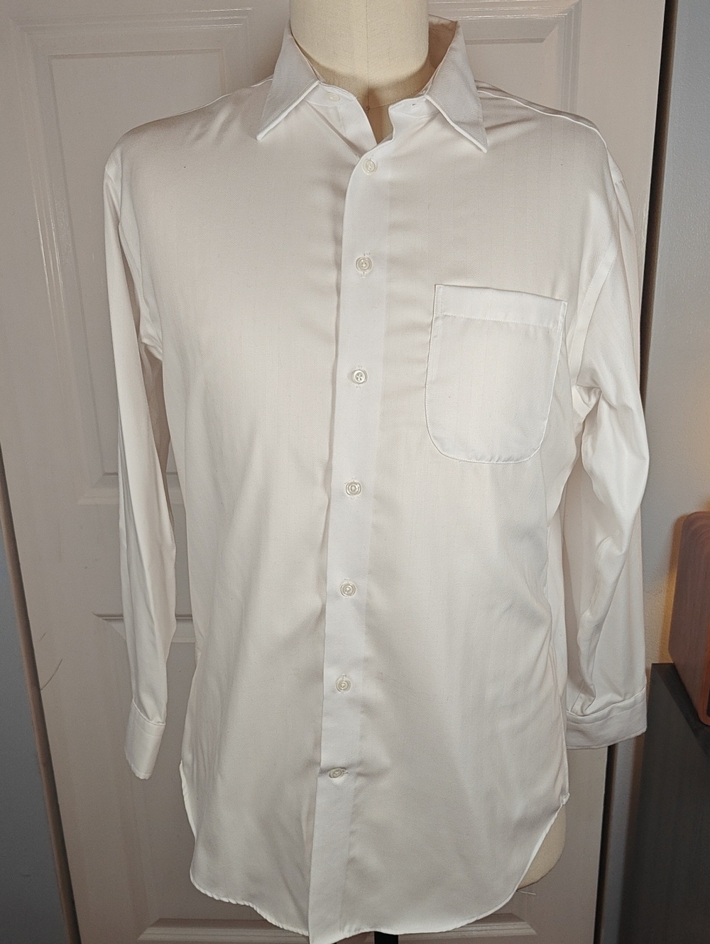 Jos A Bank Reserve Mens White Point Collar Dress Shirt Pocket 17x34